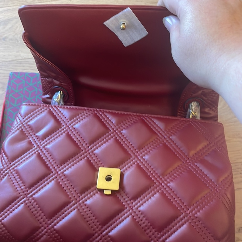 Tory Burch Fleming Soft Leather Shoulder Bag In Burgundy Red NWT - Picture 9 of 14